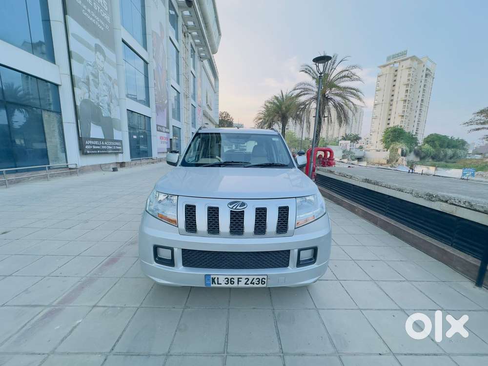 Mahindra Tuv 300 T6, 2016, Petrol