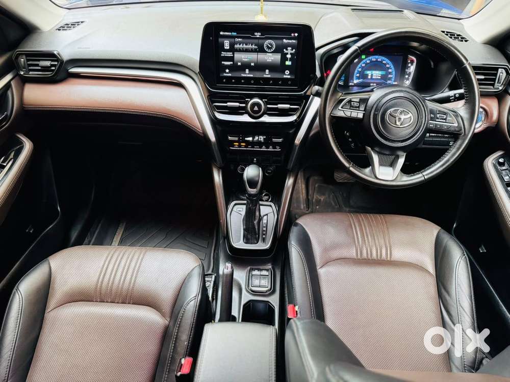 Toyota Urban Cruiser Hyryder 1.5 V Hybrid, 2023, Petrol