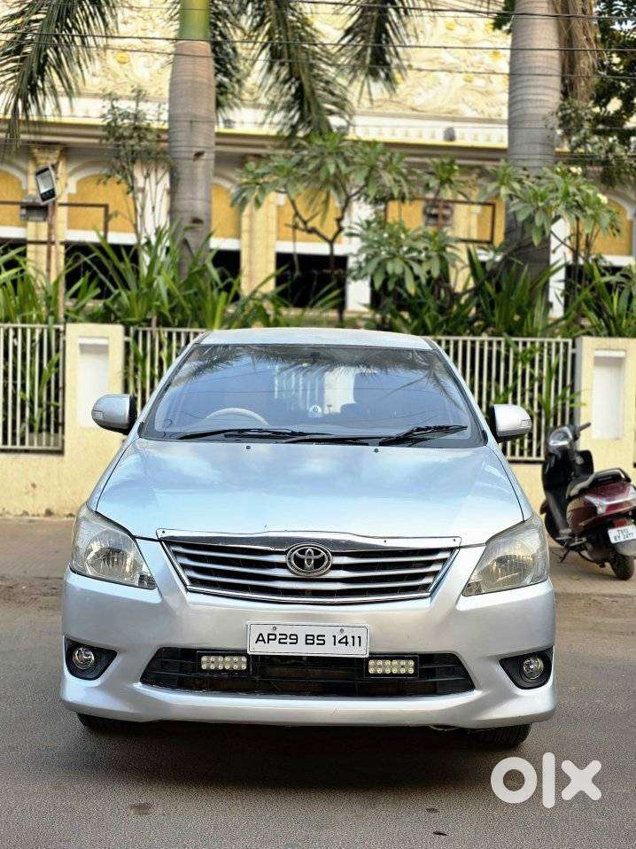 Toyota Innova 2.5 V 7 Str, 2012, Diesel