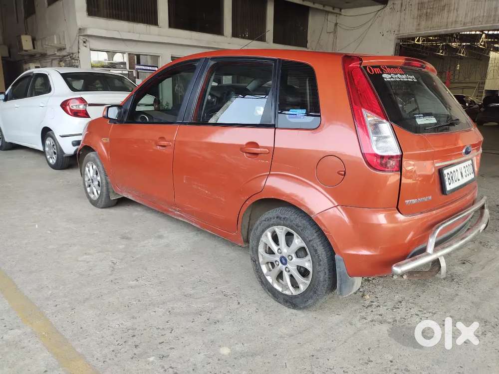 Ford Figo Petrol Titanium 2014