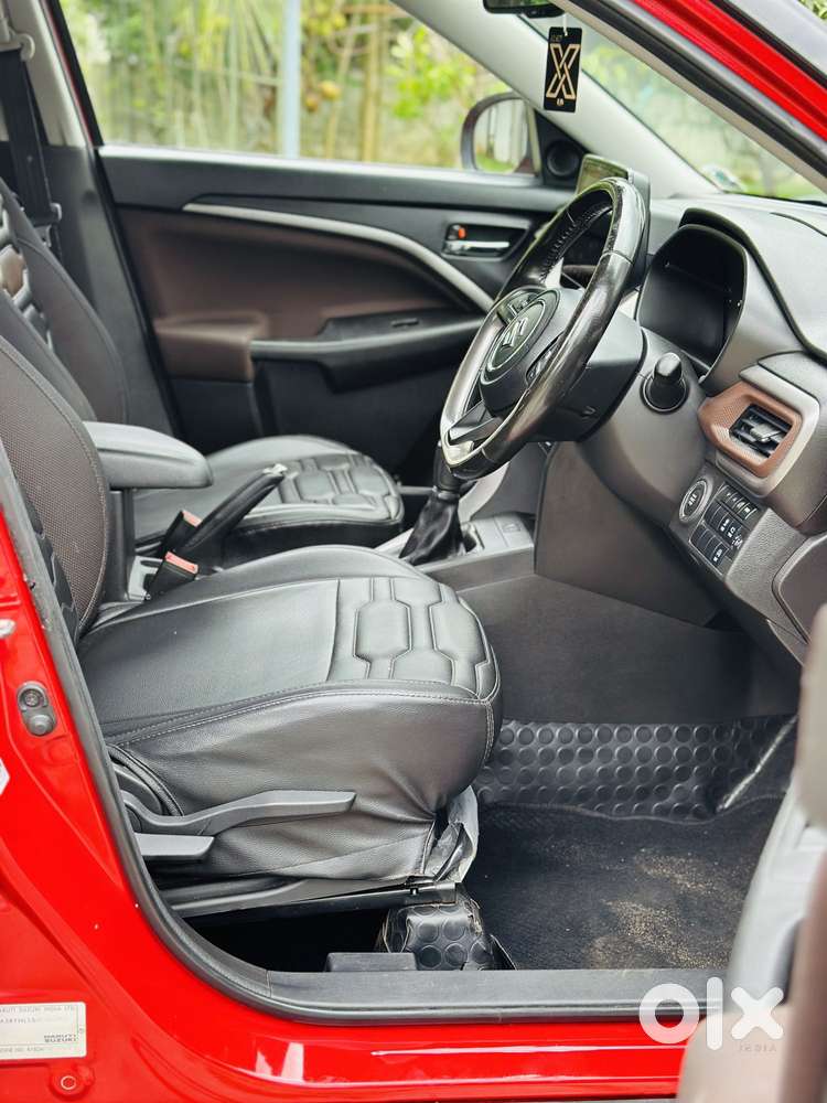 Maruti Suzuki Vitara Brezza Zxi + Amt Dual Tone, 2022, Petrol