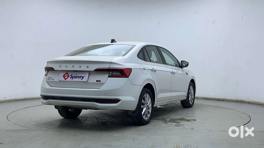 Skoda Slavia Ambition 1.0l Tsi At, 2022, Petrol