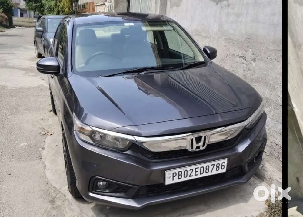 Honda Amaze Petrol Top Model Vmt With Push Start Stop Button.