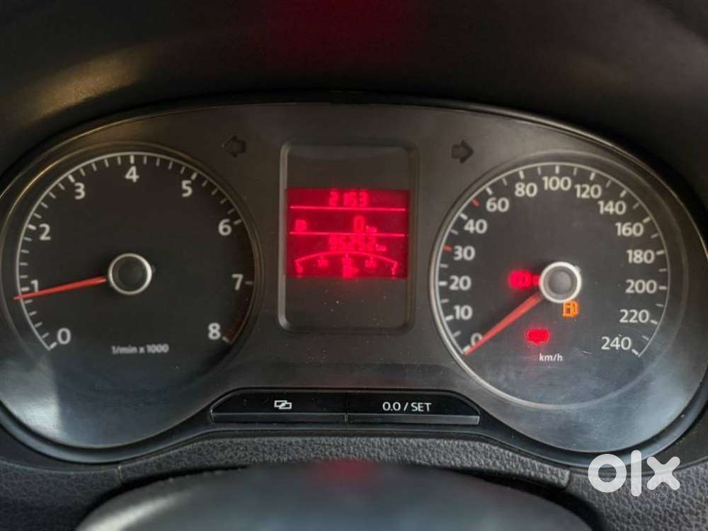 Volkswagen Polo Petrol Highline 1.2l, 2011, Petrol