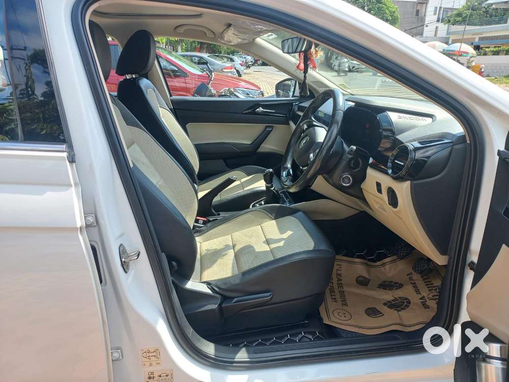 Skoda Slavia Style 1.0l Tsi Mt, 2024, Petrol