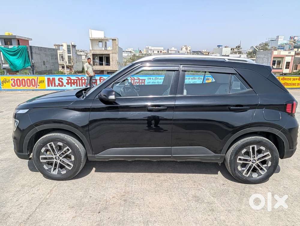 Hyundai Venue Sx (o) Mt 1.5 Diesel, 2023, Diesel
