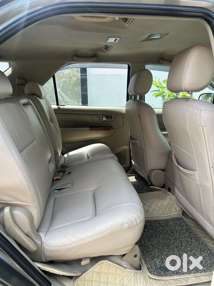 Toyota Fortuner 3.0 4x4 Manual, 2011, Diesel