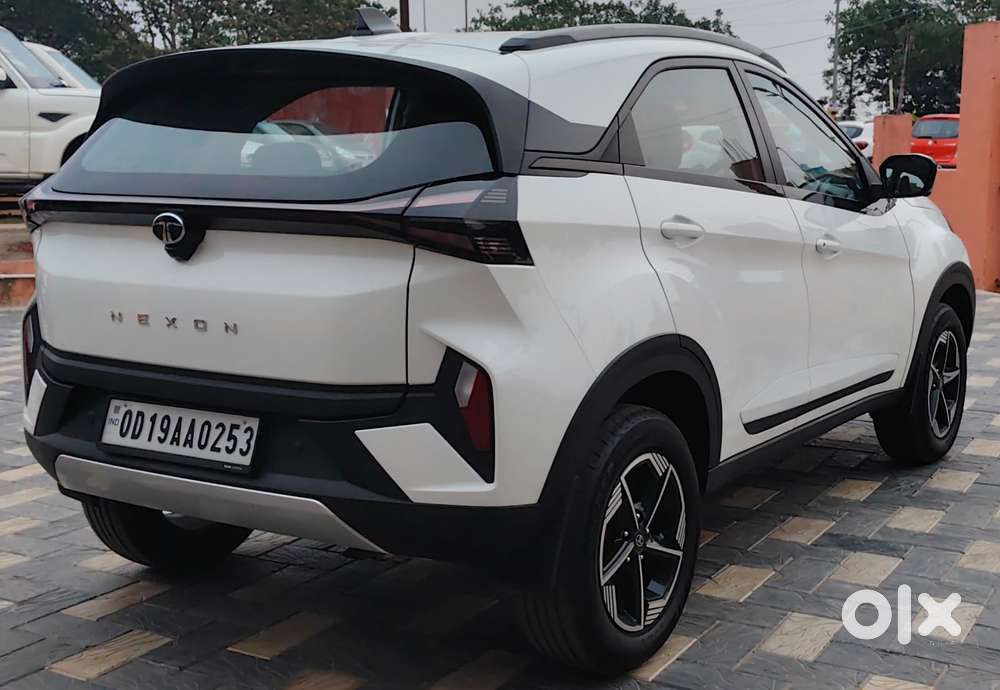 Tata Nexon Creative Plus 1.2 Revotron Petrol 6 Mt, 2024, Petrol