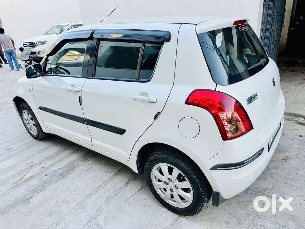 Maruti Suzuki Swift 2018 Zxi Plus, 2011, Petrol