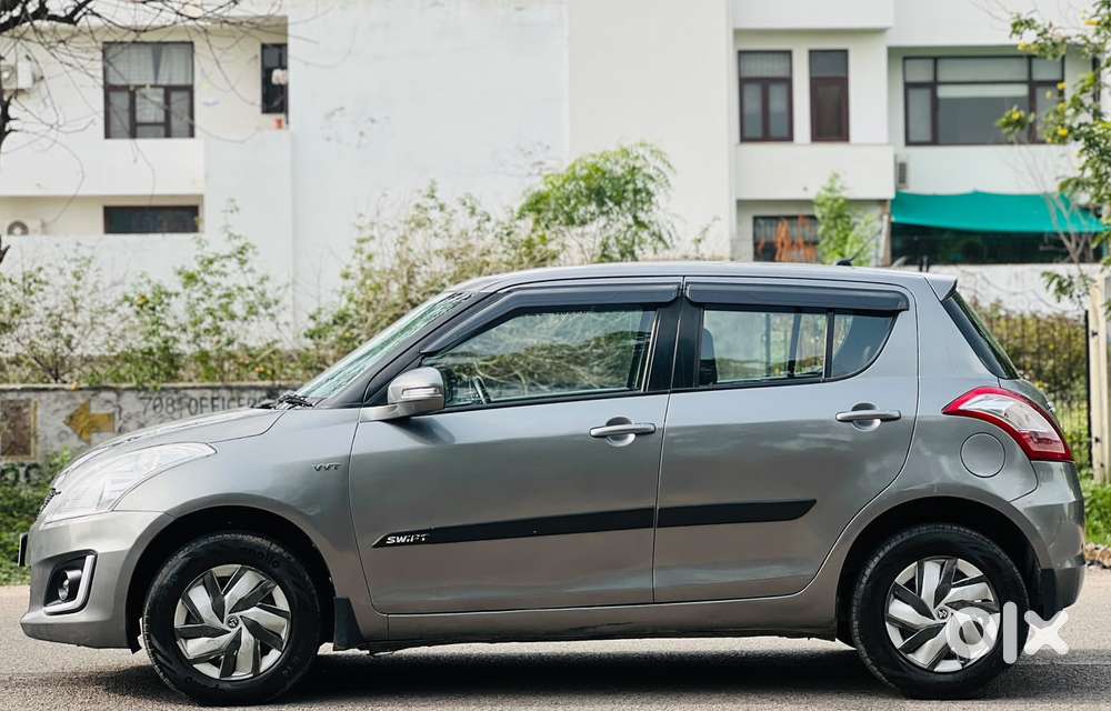 Maruti Suzuki Swift Vxi + Manual, 2017, Petrol