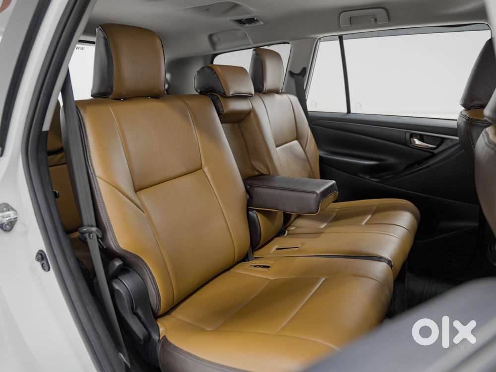 Toyota Innova Crysta 2.4 G Mt 8s, 2023, Diesel
