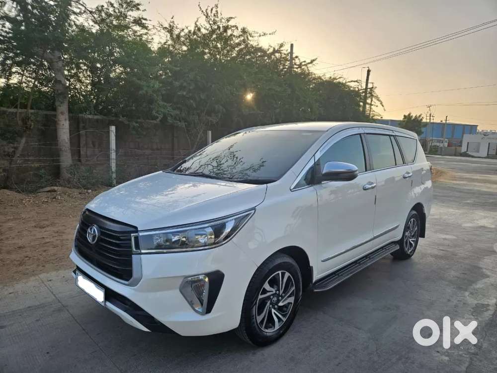 Toyota Innova Crysta [2020-ongoing] 2.4 Gx At 8 Str, 2022, Diesel