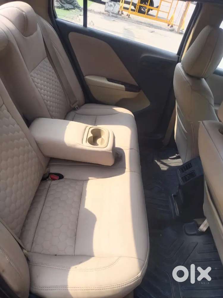 Honda City 2014 Cng & Hybrids 75000 Km Driven First Owner Top Model