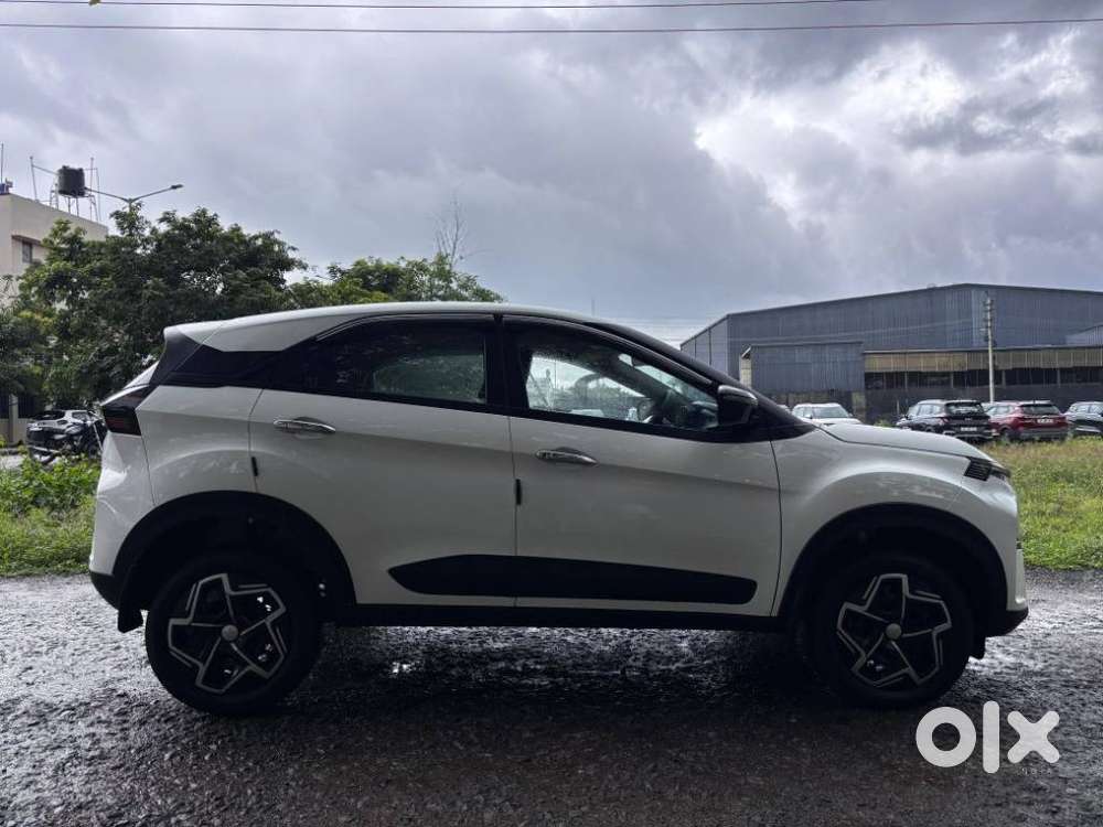 Tata Nexon Smart Plus S 1.2 Revotron Petrol 5 Mt, 2025, Petrol