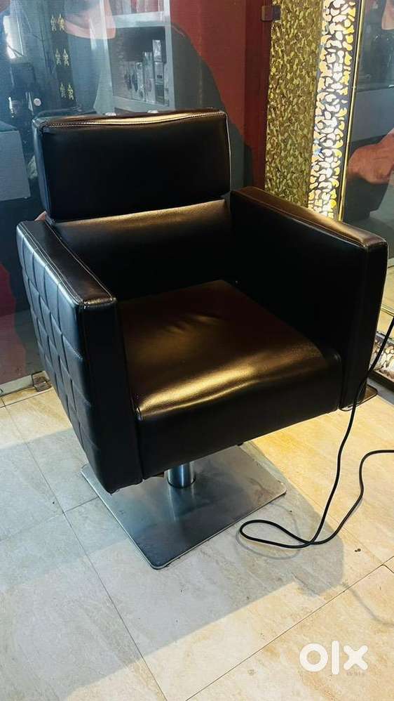 Salon furniture for Sale good contion Other Household Items 1754460497