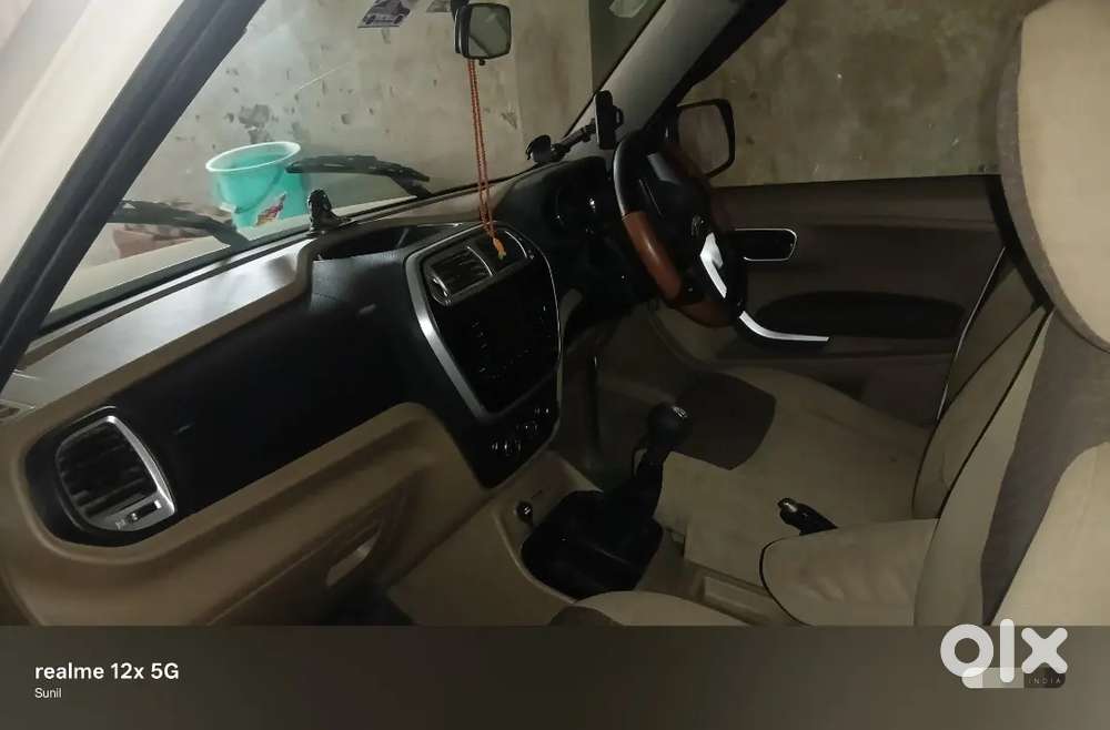 Mahindra Tuv 300 2016 Diesel 80000 Km Driven