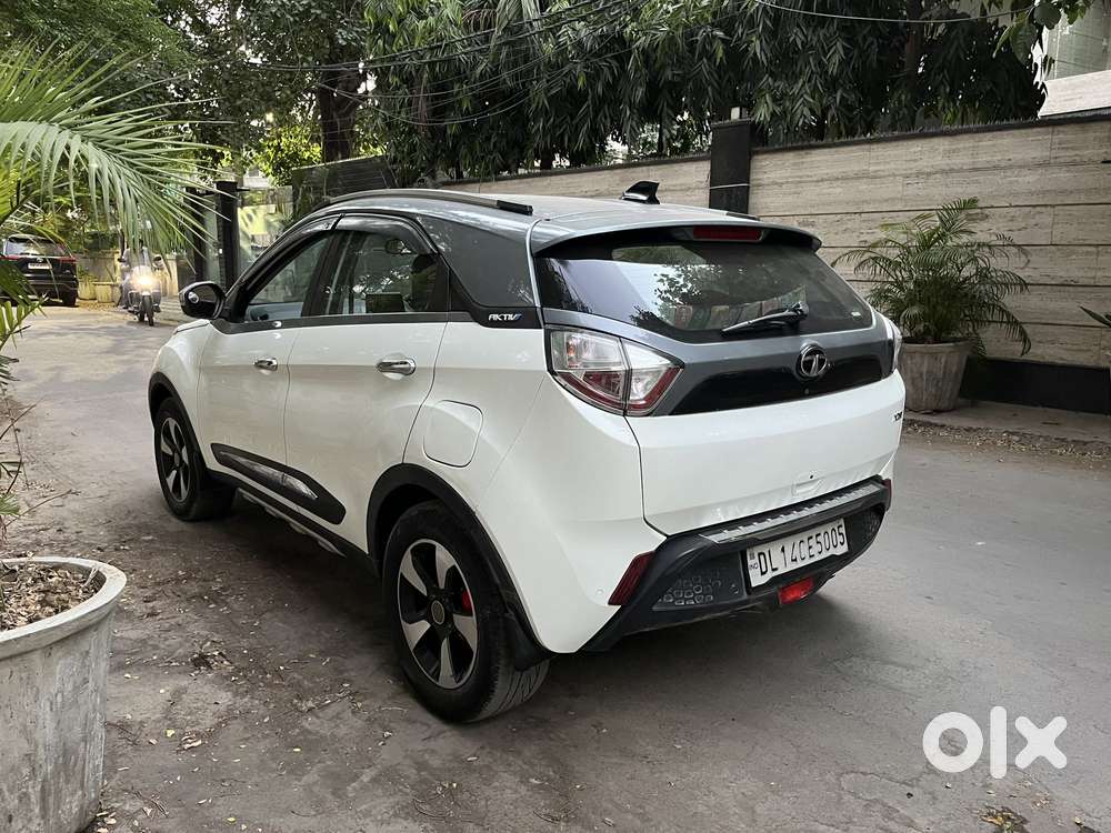 Tata Nexon 1.2 Revotron Xza Plus Dualtone, 2018, Cng & Hybrids