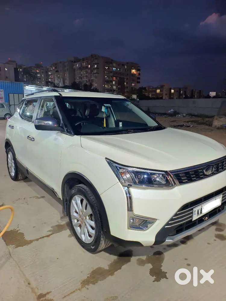 Mahindra XUV300 (W8) 2021 Nov Petrol Manual