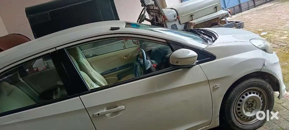 Best Condition H 50%tyre H Original Paint H Back Camera+ Display H