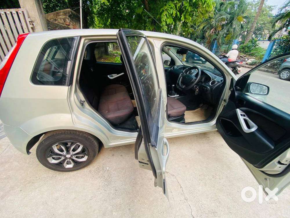 Ford Figo 2012-2015 Petrol Titanium, 2012, Petrol