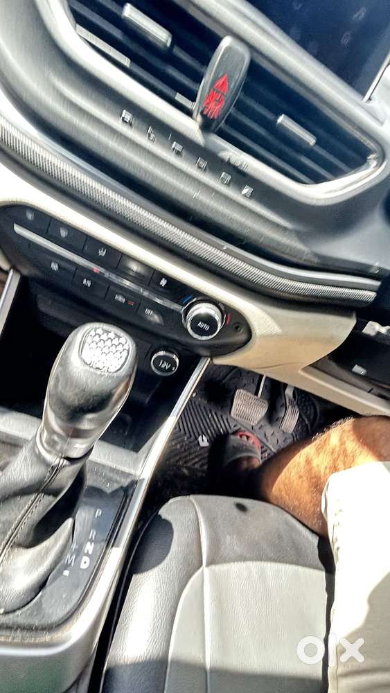 Tata Altroz 1.2 Xz (o), 2022, Petrol