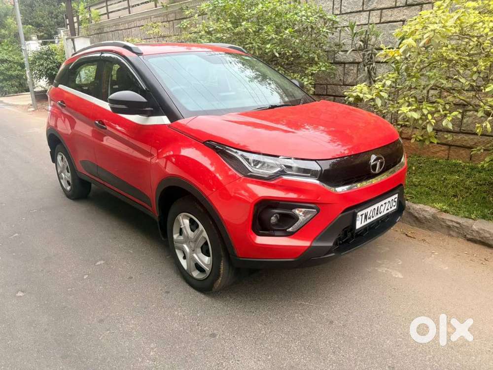 Tata Nexon 1.5 Revotorq Xma Plus (s) Amt, 2023, Petrol