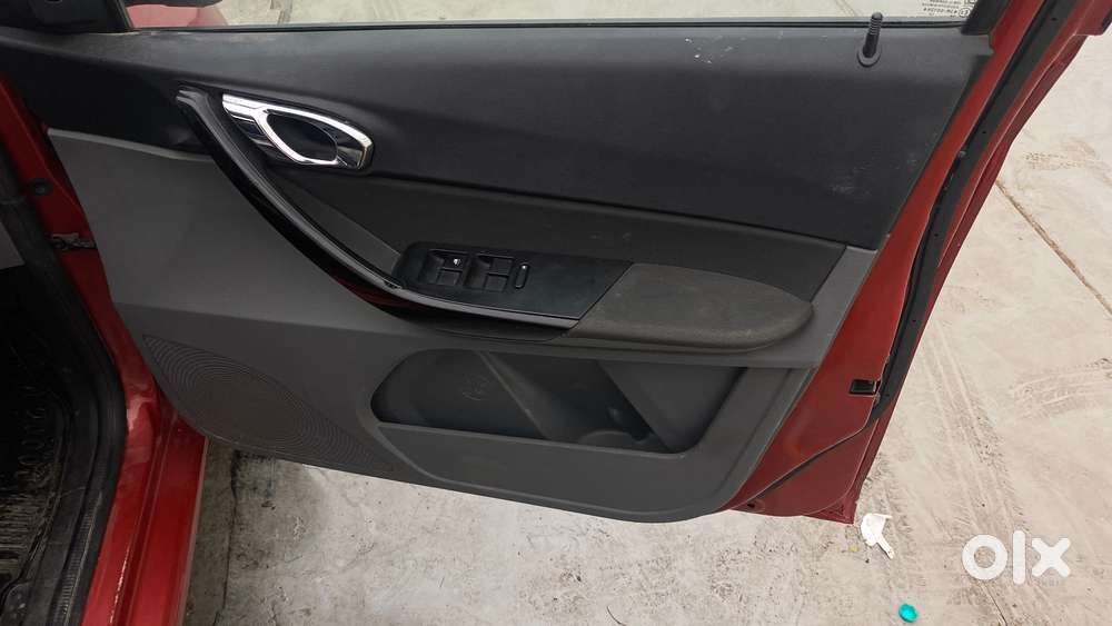 Tata Tigor Xza, 2018, Petrol