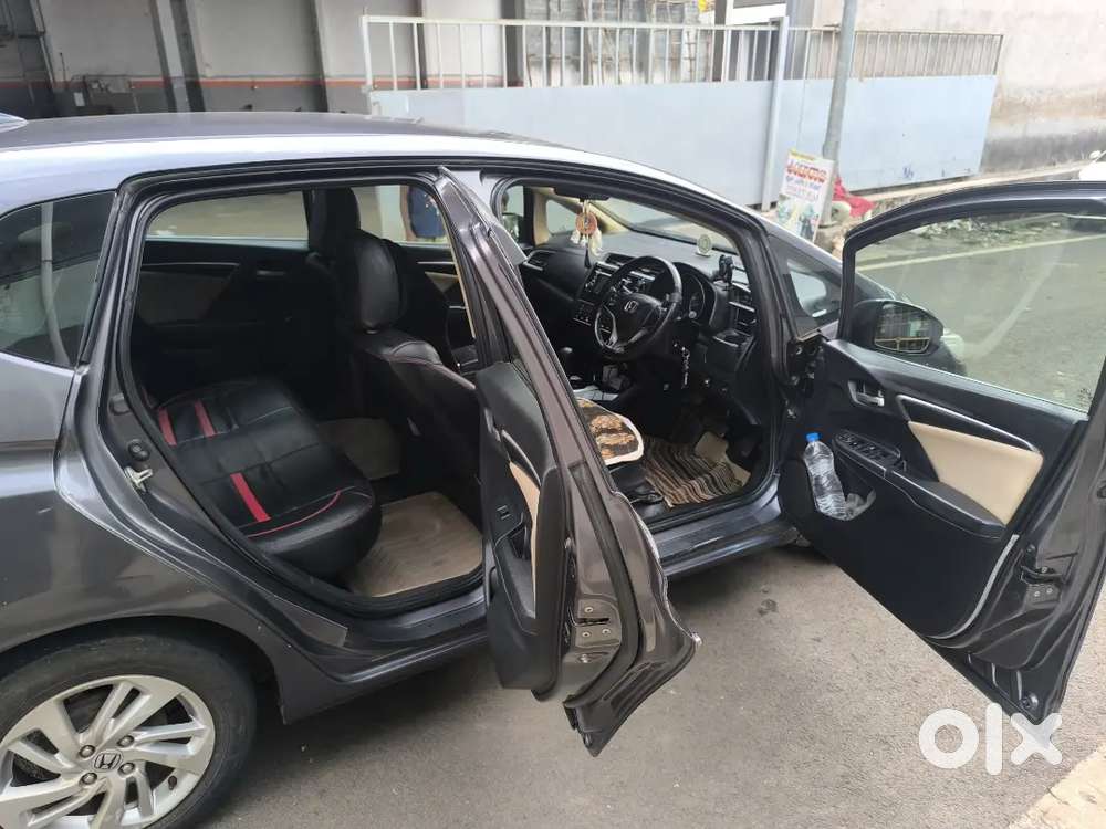 Honda Jazz 2017 Petrol And Cng Well Maintained