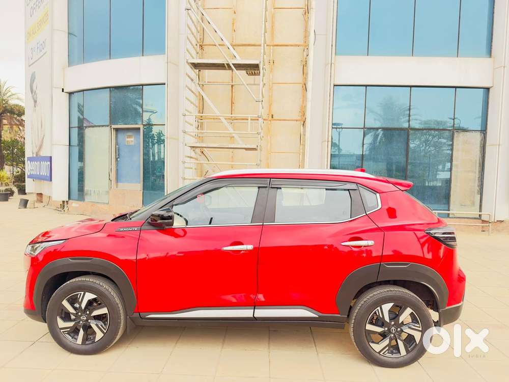 Nissan Magnite Tekna B4d 1.0 Amt Cng, 2025, Petrol
