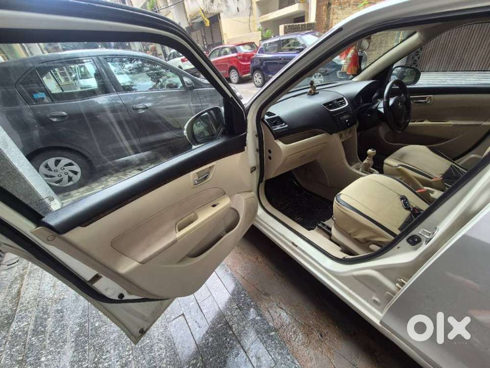 Maruti Suzuki Swift Dzire 1.2 Vxi Bsiv, 2015, Cng & Hybrids