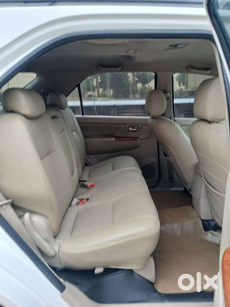 Toyota Fortuner 4x4 Manual Limited Edition, 2010, Diesel