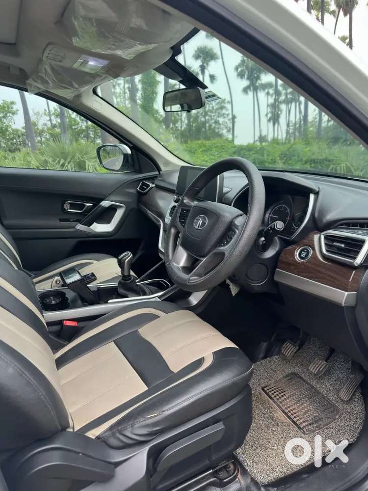 Tata Harrier Xt+ Sunroof