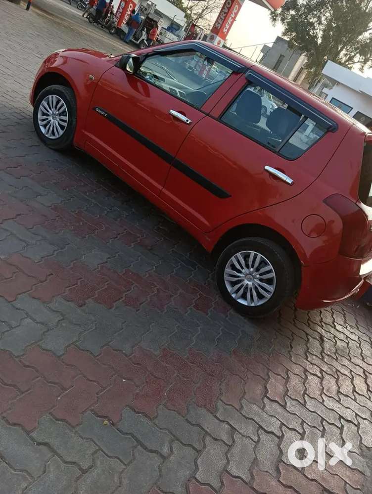 Maruti Suzuki Swift 2006 Petrol 125000 Km Driven