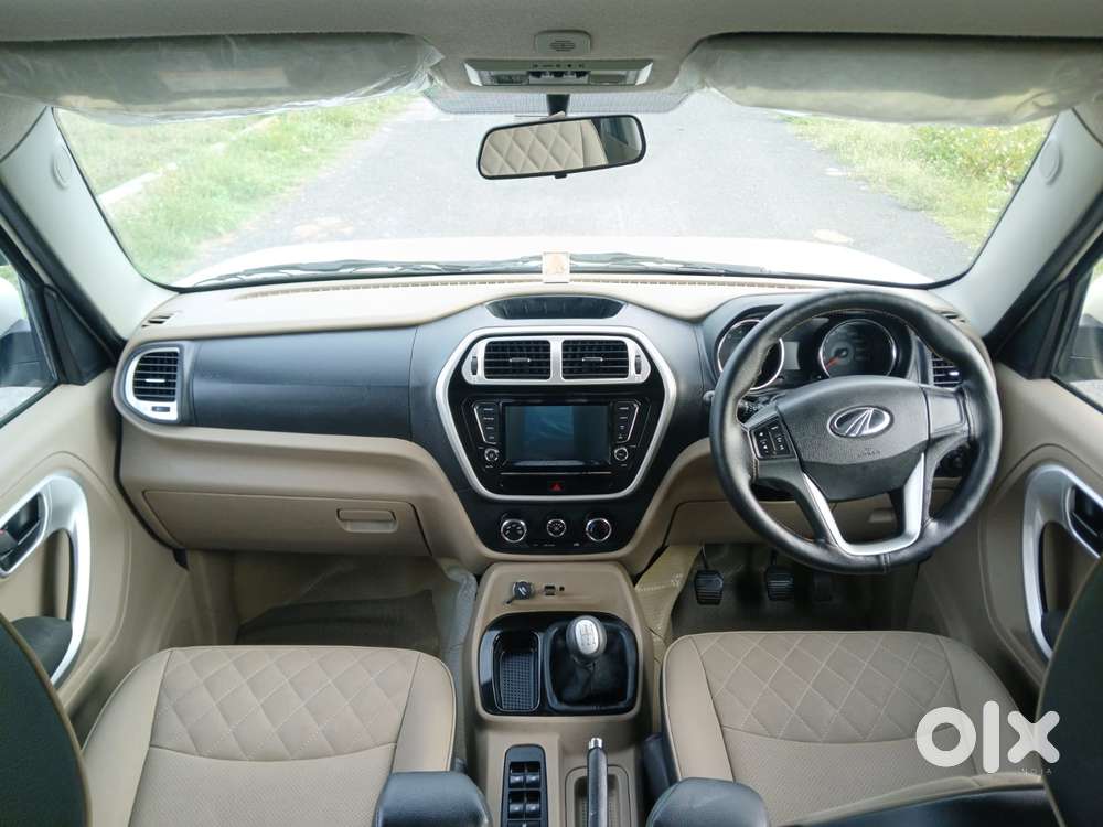 Mahindra Tuv 300 T10, 2018