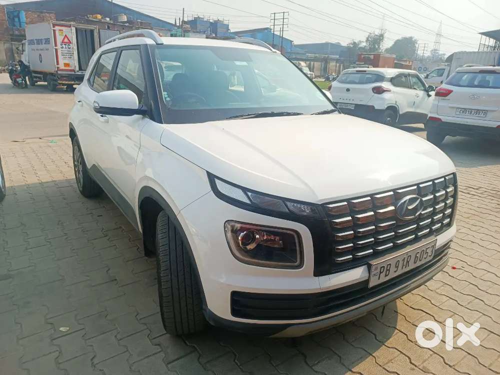 Hyundai Venue 2022 Diesel Well Maintained