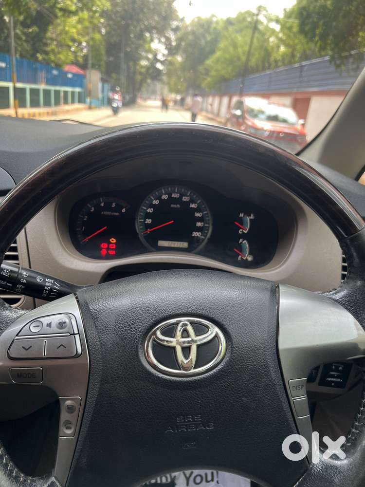 Toyota Innova 2.5 Zx 7 Str Bs-iv, 2015, Diesel