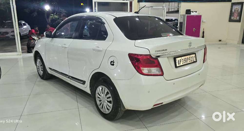 Maruti Suzuki Swift Dzire Vxi Optional, 2022, Petrol