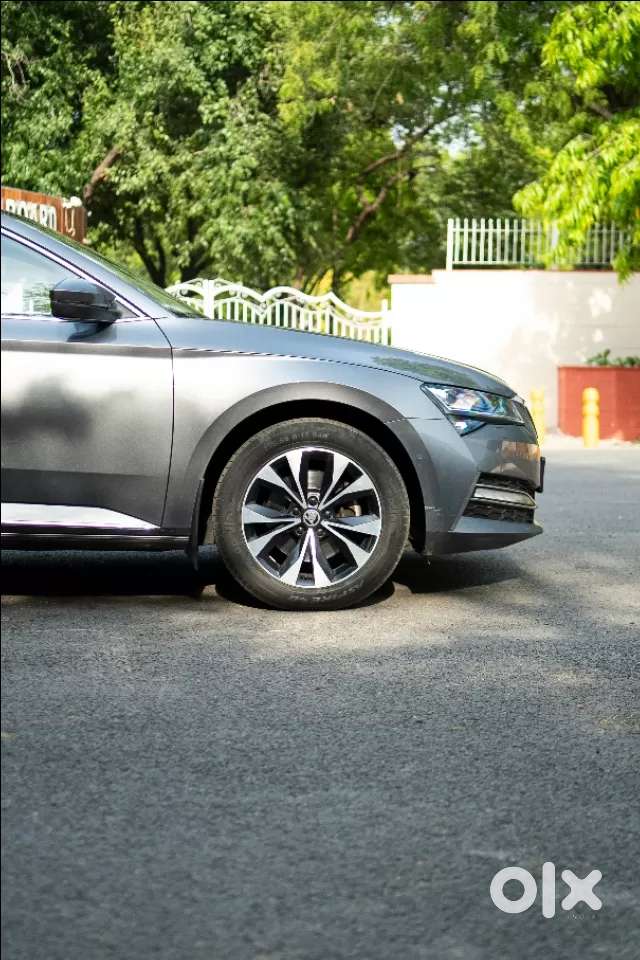 Skoda Superb 2.0 L&k Tsi At, 2023, Petrol