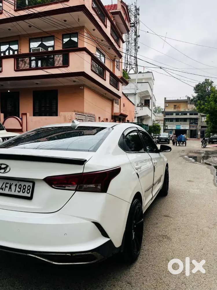 Hyundai Verna 2023 Petrol 69000 Km Driven