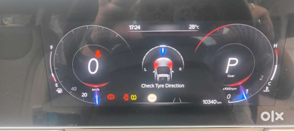 Mahindra Xuv700 2.0 Ax 7 Petrol At Str, 2021, Petrol