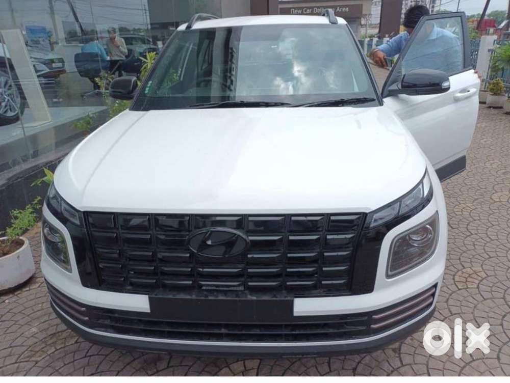 Hyundai Venue Petrol 2024