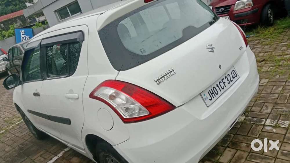 Maruti Suzuki Swift Vxi, 2016, Petrol