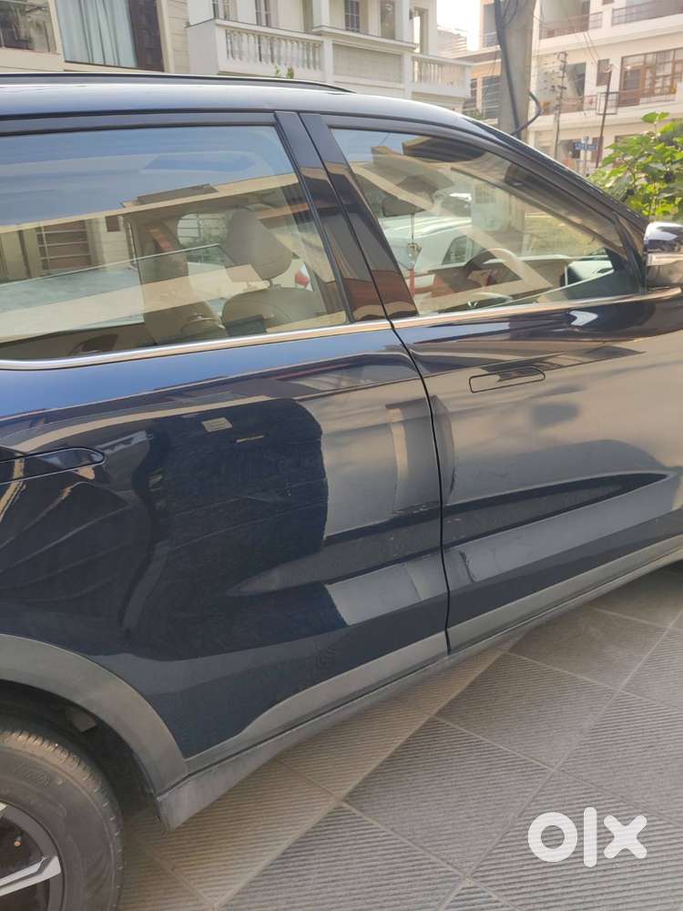 Mahindra Xuv700 Ax5 2022