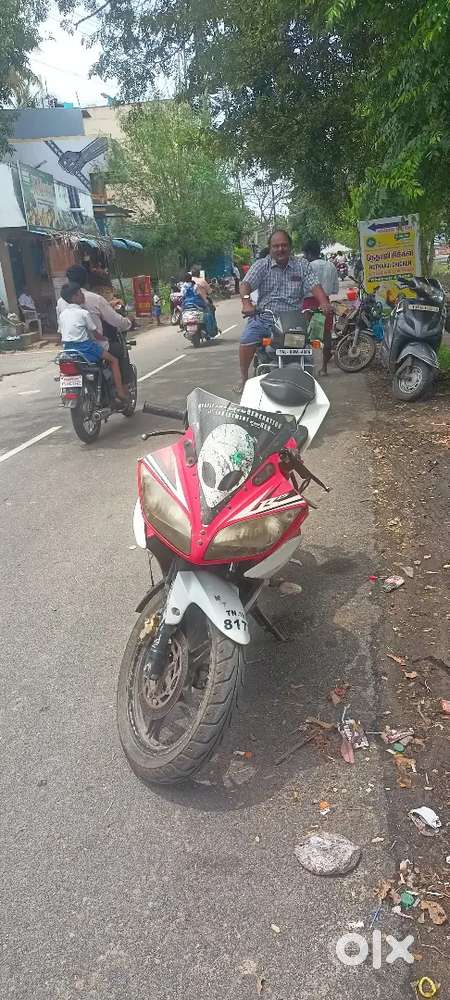 R15 v2 RED Motorcycles 1823649080