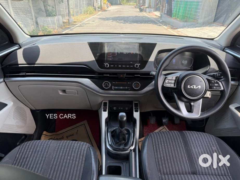 Kia Carens 1.4 Prestige 7 Str, 2023, Petrol