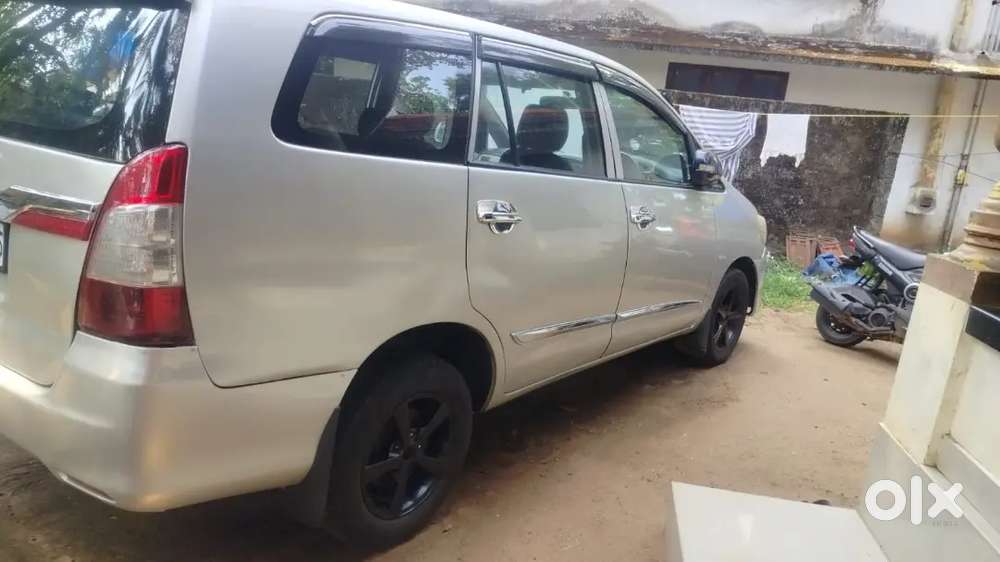 Toyota Innova 2010 Diesel 282996 Km Driven