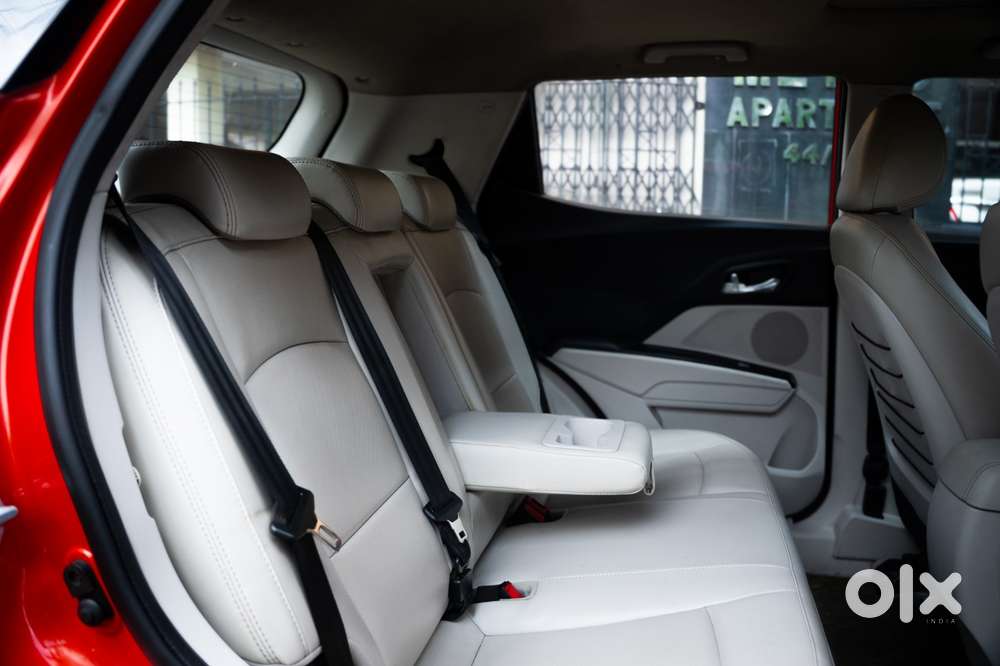 Mahindra Xuv300 W8 Option, 2020, Petrol