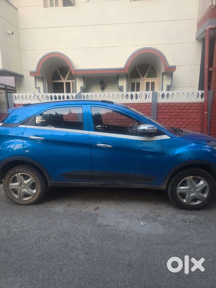 Tata Nexon Petrol - Manual
