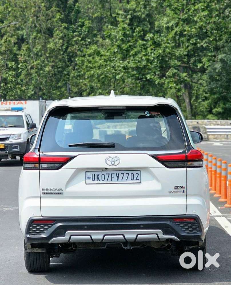 Toyota Innova Hycross 2.0 Zx (o) Hybrid 7 Str, 2024, Petrol