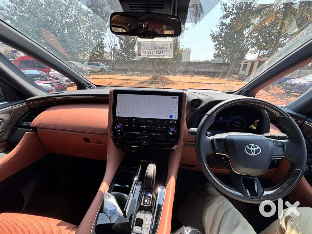 Toyota Vellfire Vip – Executive Lounge, 2026, Petrol